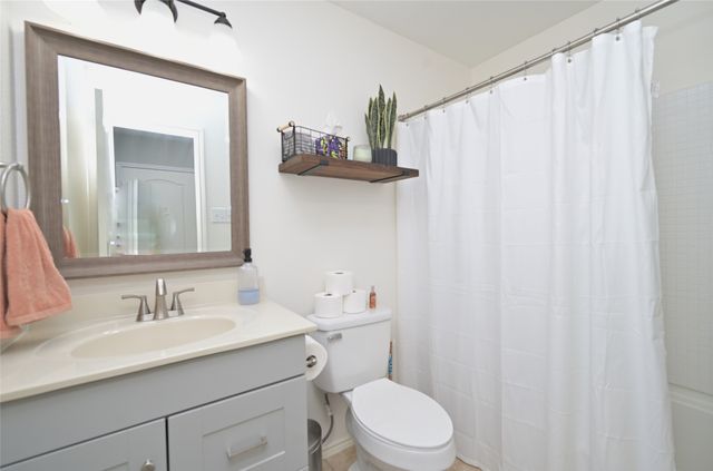 328 Saddlebrook Drive, Krum, TX 76249