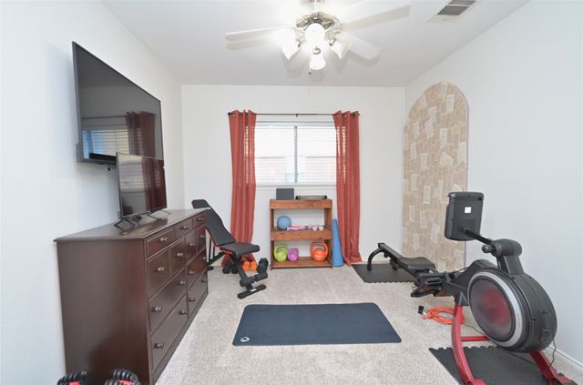 328 Saddlebrook Drive, Krum, TX 76249