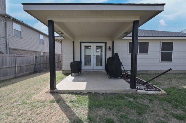 328 Saddlebrook Drive, Krum, TX 76249