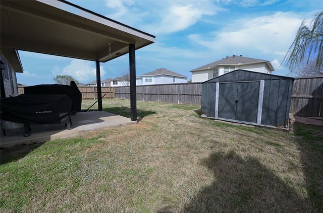 328 Saddlebrook Drive, Krum, TX 76249