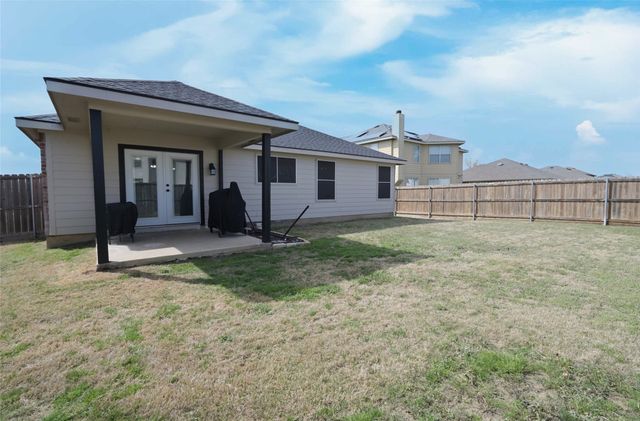 328 Saddlebrook Drive, Krum, TX 76249