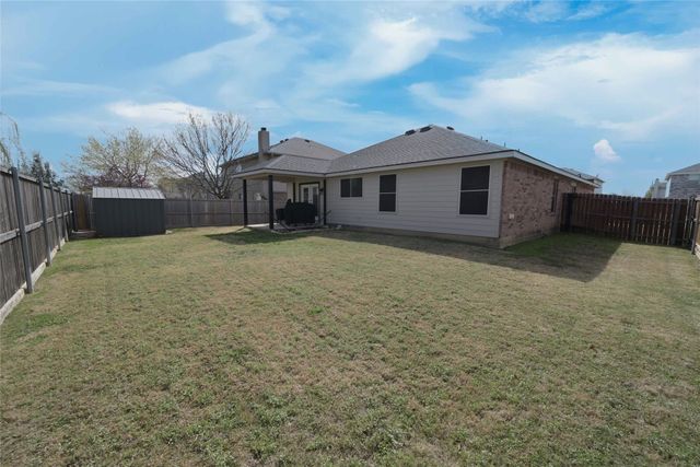 328 Saddlebrook Drive, Krum, TX 76249