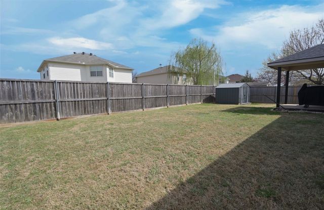 328 Saddlebrook Drive, Krum, TX 76249