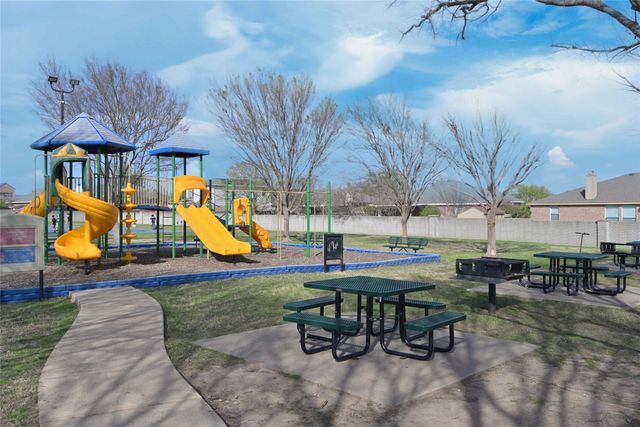 328 Saddlebrook Drive, Krum, TX 76249