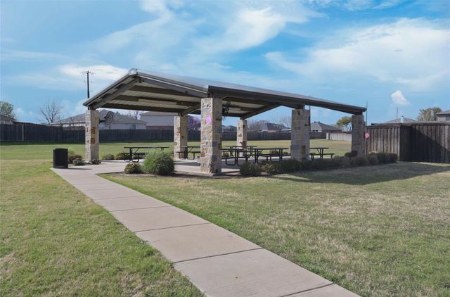 328 Saddlebrook Drive, Krum, TX 76249