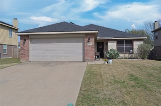 328 Saddlebrook Drive, Krum, TX 76249
