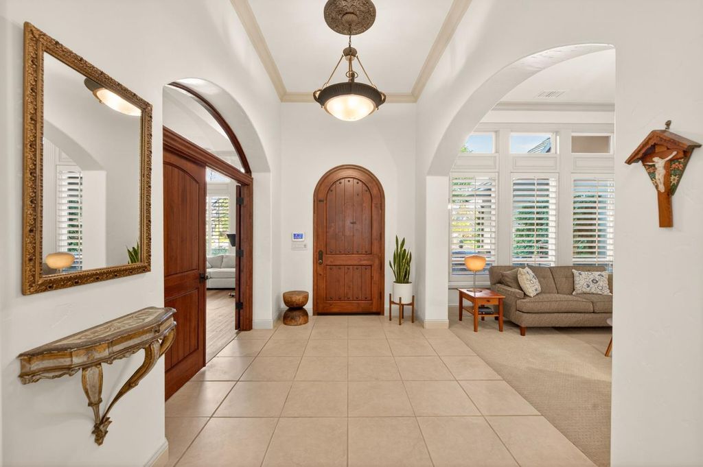 Image 19 of property listing at 3350 E Via Montiano Avenue, Clovis, CA 93619