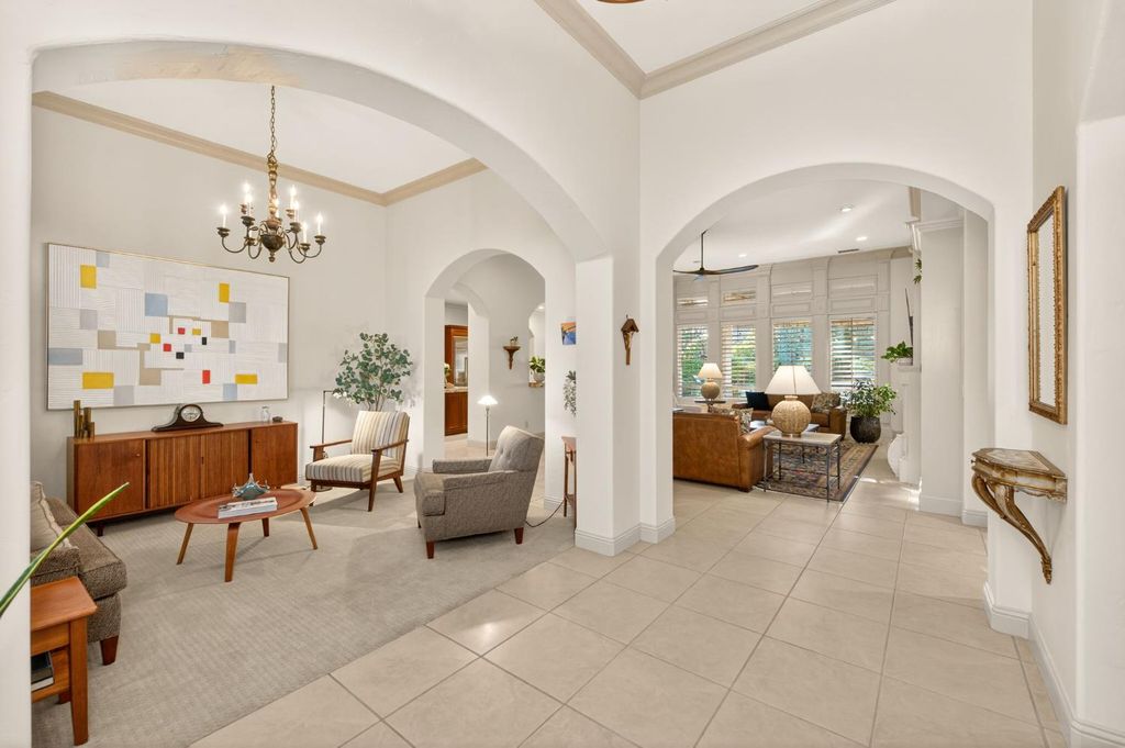 Image 20 of property listing at 3350 E Via Montiano Avenue, Clovis, CA 93619