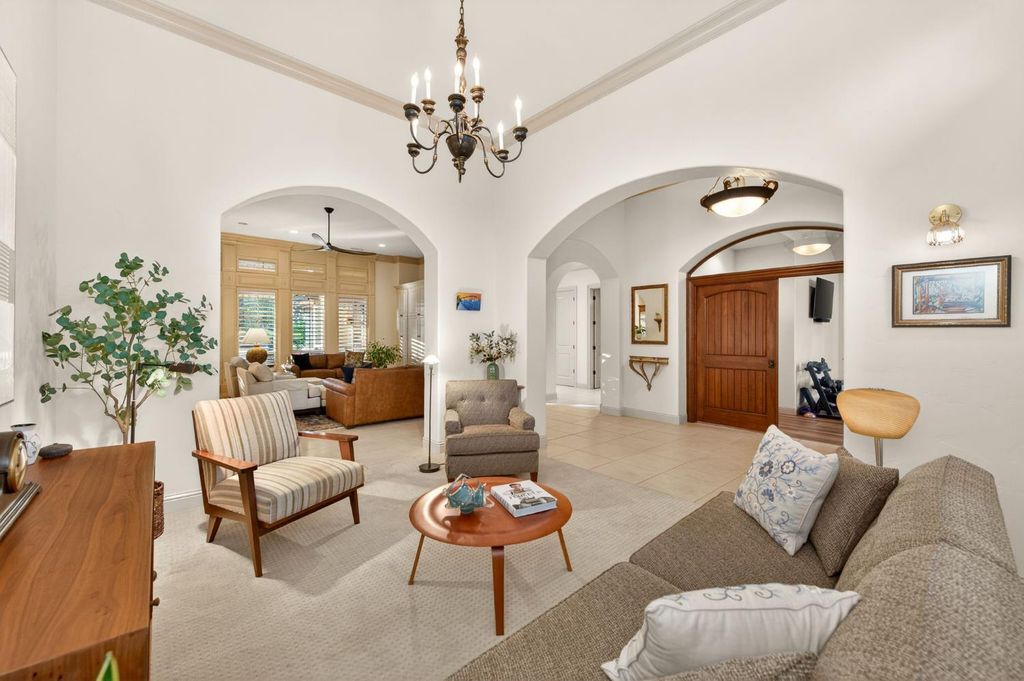 Image 24 of property listing at 3350 E Via Montiano Avenue, Clovis, CA 93619