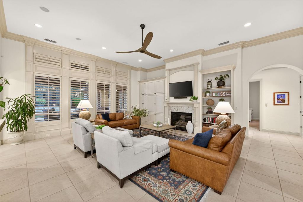 Image 28 of property listing at 3350 E Via Montiano Avenue, Clovis, CA 93619