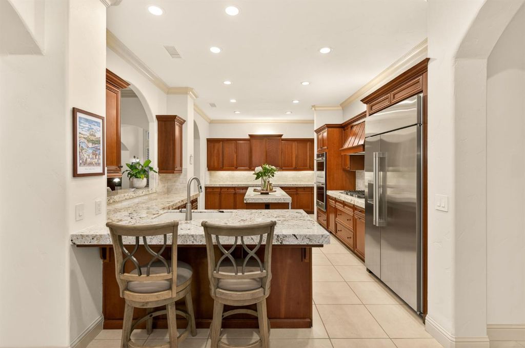 Image 35 of property listing at 3350 E Via Montiano Avenue, Clovis, CA 93619