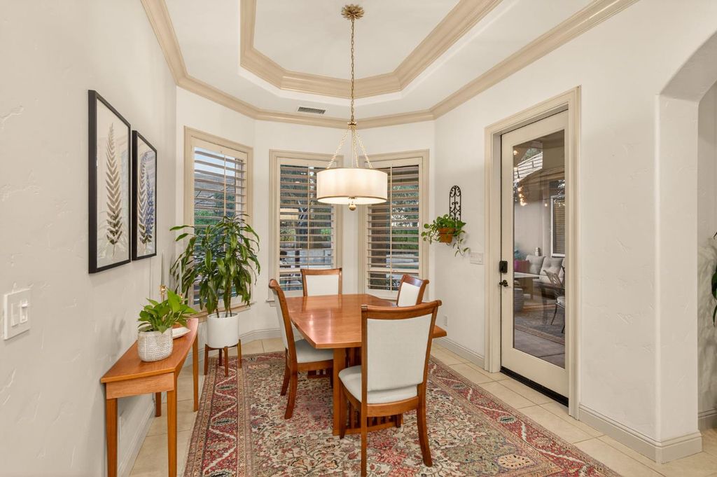 Image 37 of property listing at 3350 E Via Montiano Avenue, Clovis, CA 93619