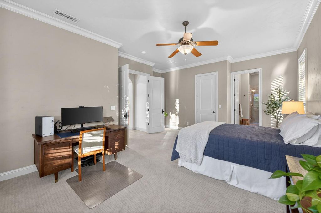 Image 41 of property listing at 3350 E Via Montiano Avenue, Clovis, CA 93619