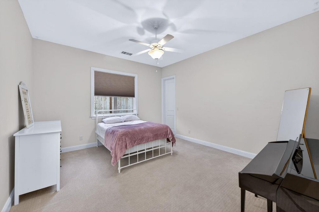 Image 43 of property listing at 3350 E Via Montiano Avenue, Clovis, CA 93619