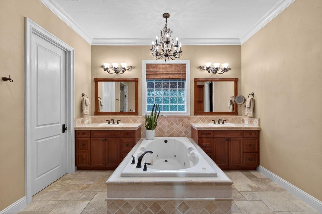 Image 51 of property listing at 3350 E Via Montiano Avenue, Clovis, CA 93619