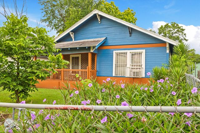 1342 E Waco Avenue, Dallas, TX 75216