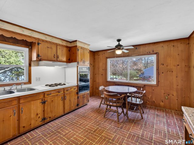 3 Helen Street, Norwich, CT 06360