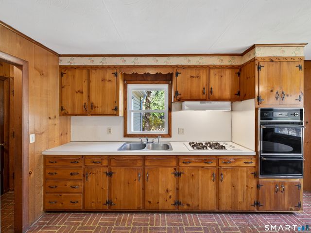 3 Helen Street, Norwich, CT 06360