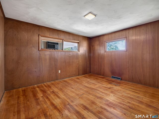3 Helen Street, Norwich, CT 06360