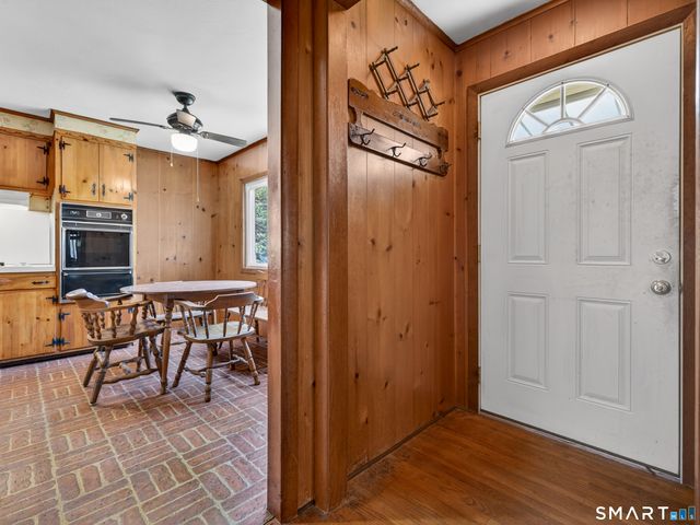 3 Helen Street, Norwich, CT 06360