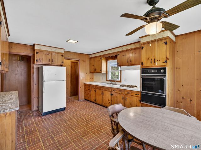 3 Helen Street, Norwich, CT 06360