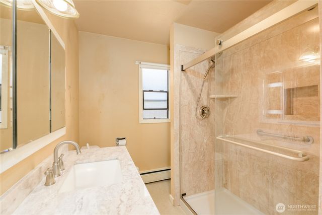 623 E 10th St, Port Angeles, WA 98362