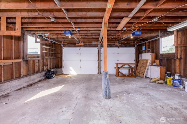 623 E 10th St, Port Angeles, WA 98362