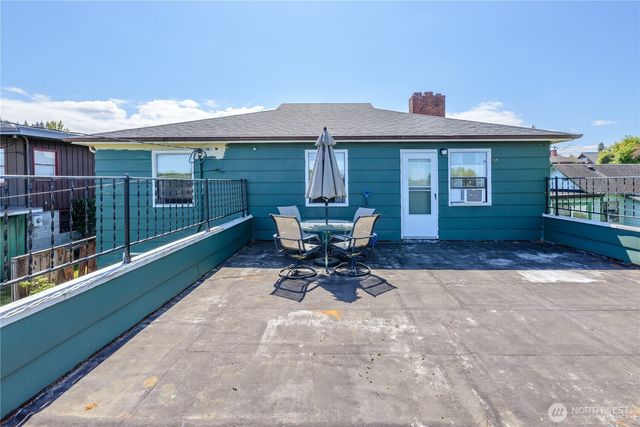623 E 10th St, Port Angeles, WA 98362