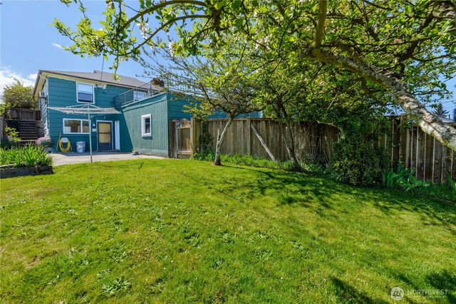 623 E 10th St, Port Angeles, WA 98362