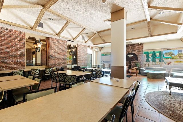 3725 S Ocean Dr 921, Hollywood, FL 33019