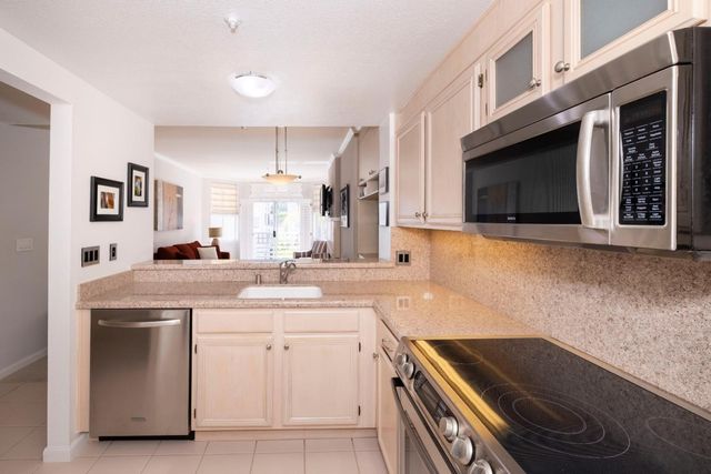 550 Ortega Avenue A214, Mountain View, CA 94040