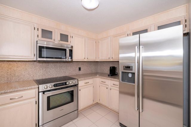 550 Ortega Avenue A214, Mountain View, CA 94040