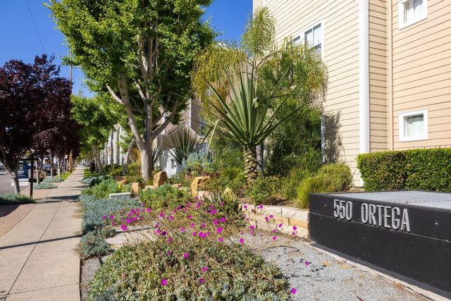 550 Ortega Avenue A214, Mountain View, CA 94040