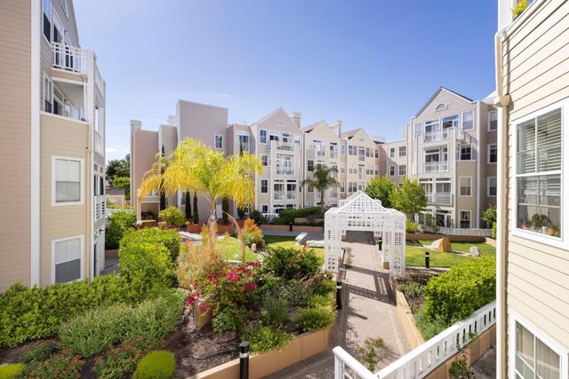 550 Ortega Avenue A214, Mountain View, CA 94040