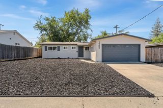 1902 Wildwood Way, Roseville, CA 95661