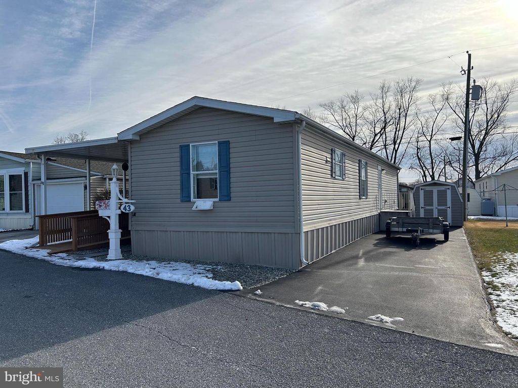 43 SUMMER ST, Landisville, PA 17538