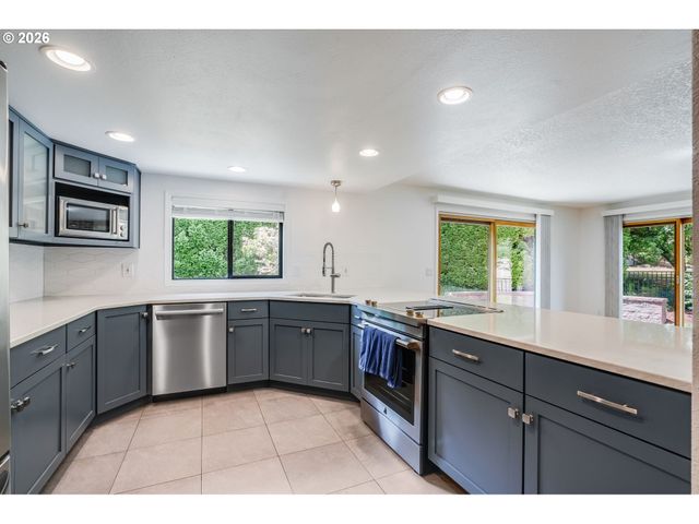 1408 GREENTREE Cir, Lake Oswego, OR 97034