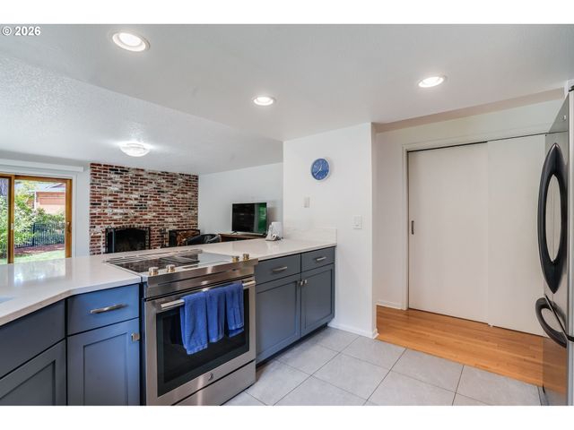1408 GREENTREE Cir, Lake Oswego, OR 97034