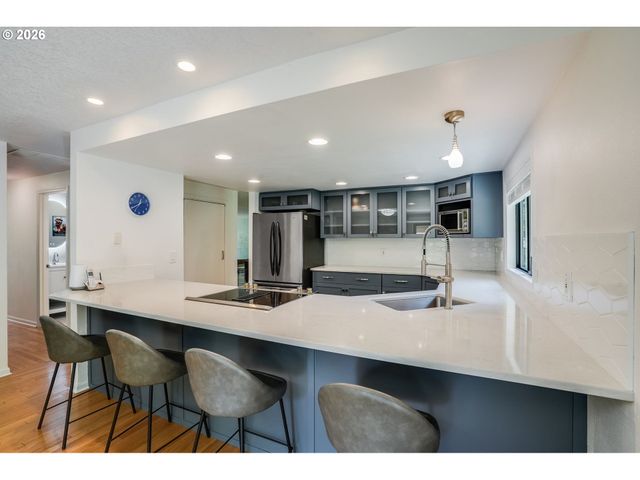 1408 GREENTREE Cir, Lake Oswego, OR 97034