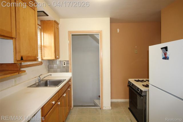 15395 Centralia, Redford Charter Township, MI 48239