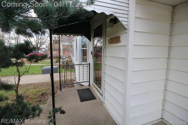 15395 Centralia, Redford Charter Township, MI 48239