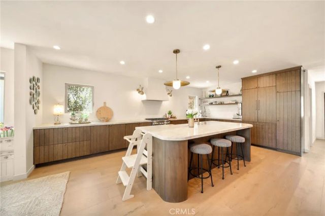 8006 Vicksburg, Los Angeles, CA 90045