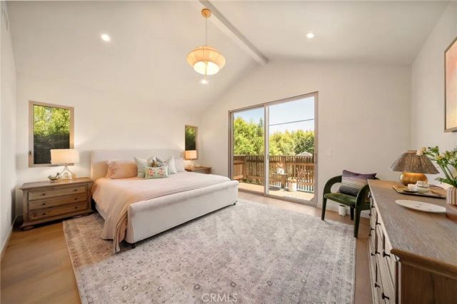 8006 Vicksburg, Los Angeles, CA 90045