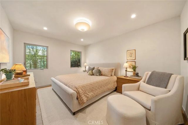8006 Vicksburg, Los Angeles, CA 90045