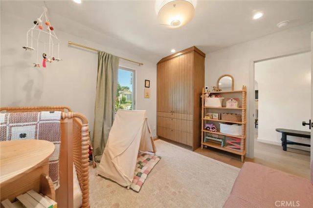 8006 Vicksburg, Los Angeles, CA 90045
