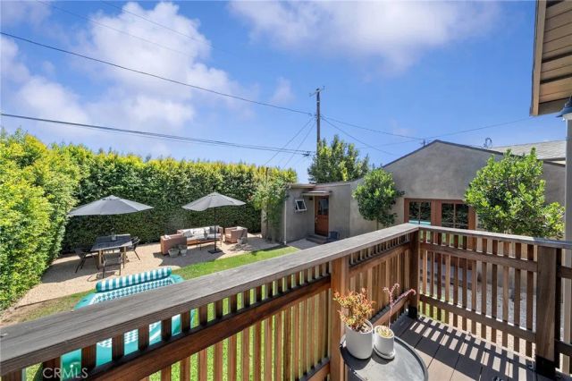 8006 Vicksburg, Los Angeles, CA 90045