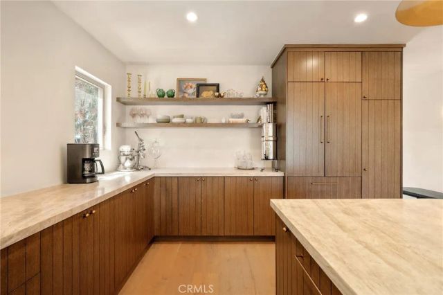 8006 Vicksburg, Los Angeles, CA 90045
