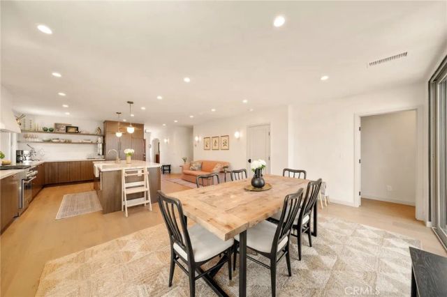 8006 Vicksburg, Los Angeles, CA 90045
