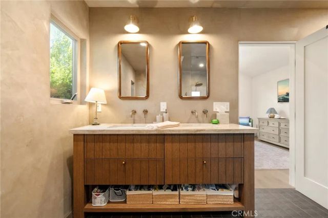 8006 Vicksburg, Los Angeles, CA 90045