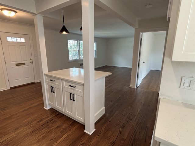 126 Robins 126, New Rochelle, NY 10801